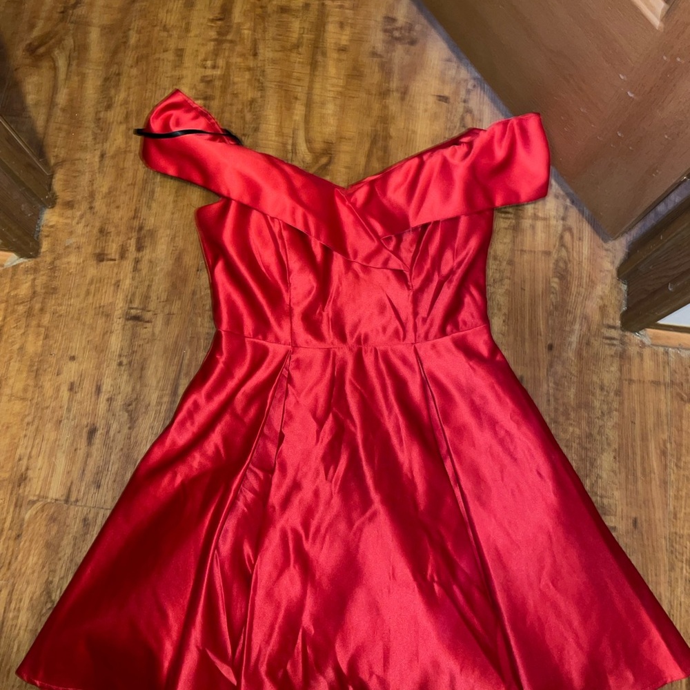 Elegant Red Off-Shoulder homecoming Dress